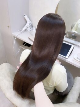 【高宮駅直結】クセに悩む方にオススメ◎ダメージレスにこだわっているからこそカラーとの同時施術も可能！
