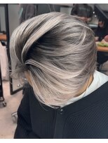 サロウィン 下北沢(SALOWIN)&nbsp;ホワイトベージュのシャドールーツ