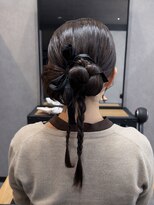 フィガロ バイ テイラー(FIGARO by Taylor)&nbsp;視線を奪う後ろ姿、美人度アップの艶まとめ髪