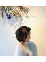 アンウル(anul)&nbsp;毛先で遊ぶ大人ボブ