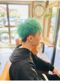 ツーブロック　ターコイズブルー　BTS風カラー