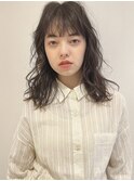 【松本咲花】暗髪グレージュ無造作ミディアムレイヤーカット