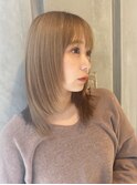 グレーベージュ
