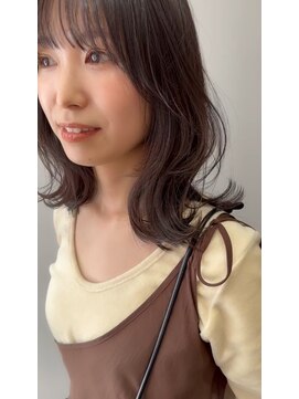 ビーハイブ 一番町店 アヴェダ(BEHIVE) 外ハネベースのくびれミディ×レイヤースタイル