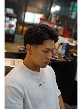 タイト スワッグ バーバーワークス(TIGHT SWAG BARBERWORKS) テーパーフェード