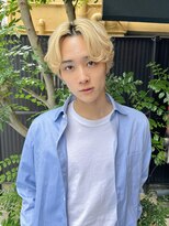 シェルター バイ トウキョウ(Shelter by TOKYO)&nbsp;センターパート×ハイトーンベージュ×ブリーチカラー