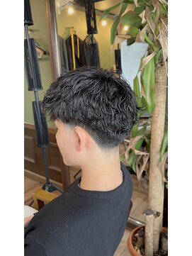 メゾンフォーメン トアロード(Maison for men TorRoad) テーパーフェードスパイキーパーマ