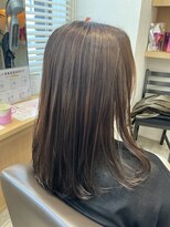 ウイバイファースト(u'i by first)&nbsp;カットはワンレンスタイル カラーはグラデーションカラー
