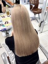ジーナ 渋谷駅前(Zina) ホワイトミルクティーベージュ