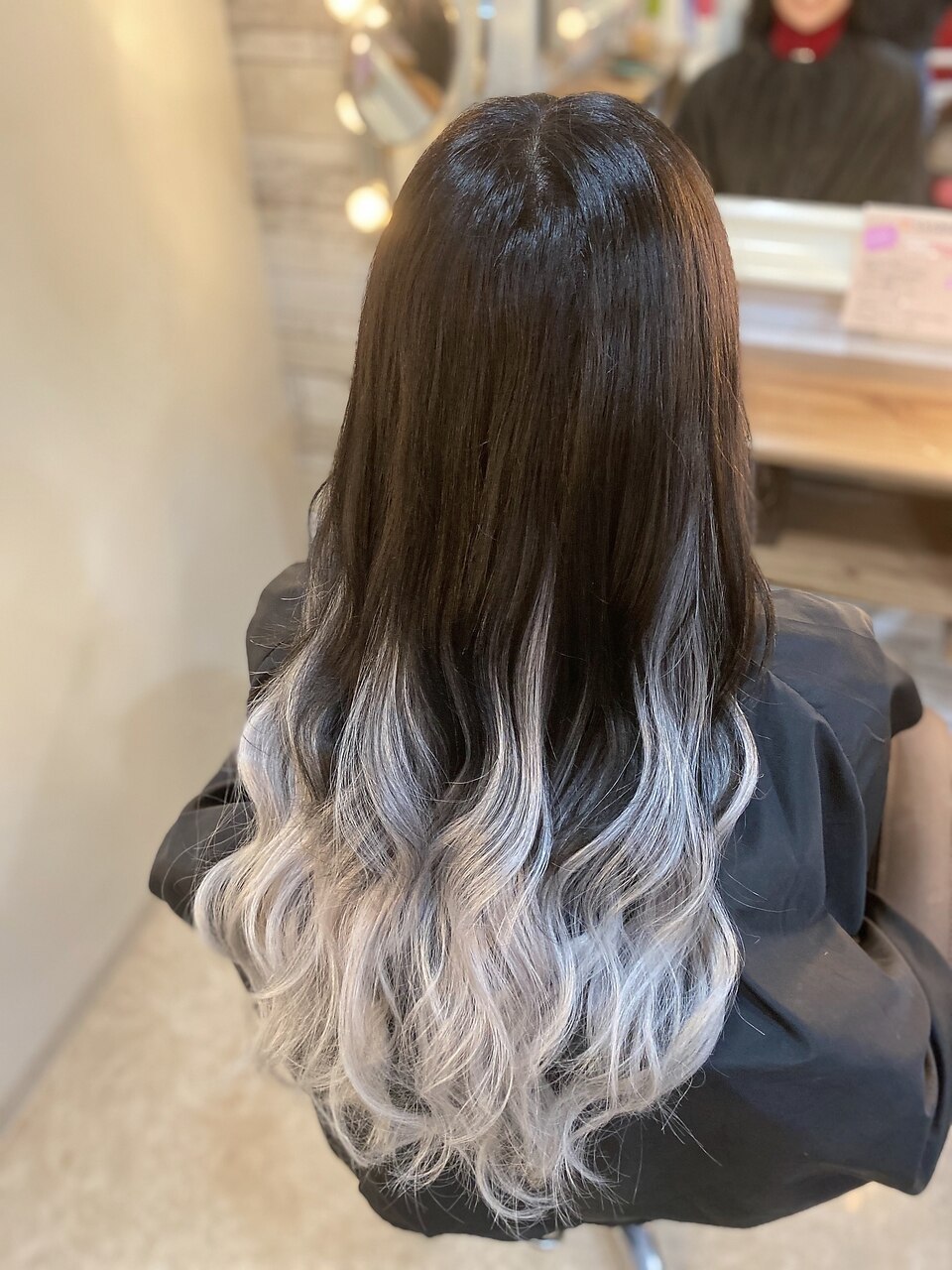 大人気カラー☆派手シルバーグラデーション！：L061634460｜ヘアメイク