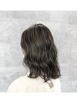 オリ(‘Oli) アッシュベージュハイライト