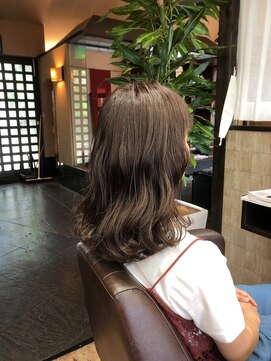 ナトゥーラ 岐阜(Natura) グレージュ