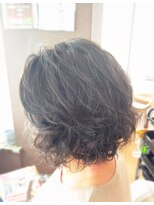 レリビー アウラ(LELiBE_'aula)&nbsp;ミディショート   パーマスタイル