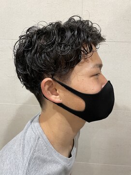 グレイスフル バーバープラチナム 六本木店(Graceful Barber platinum) サイドパート×無造作パーマ