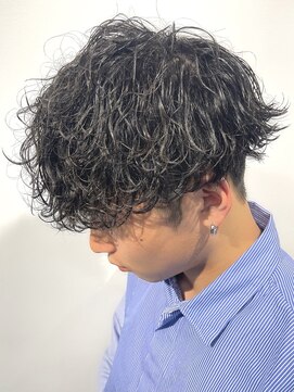 クオンヒール 淀屋橋店(QUON HEAL) スペインカール/スパイキーショート/フェザーパーマ/フェード×