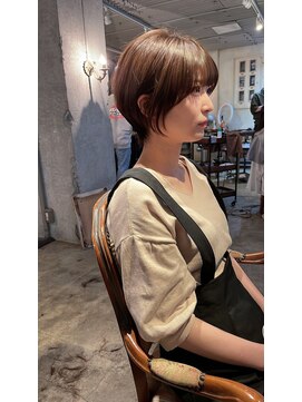 髪質改善と縮毛矯正の専門店 サンティエ(scintiller) 大人綺麗な小顔襟足スッキリショートボブ　30代40代50代