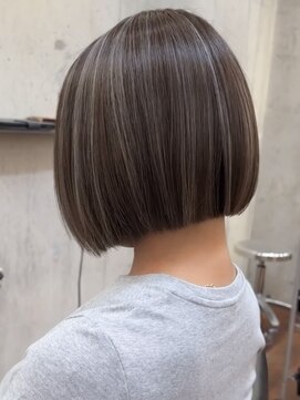 ヨロ 小岩(YOLO) ハイライトショートヘアダブルカラーイルミナカラーオージュア