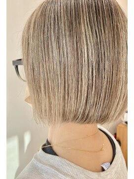 イマジン 川越(IMAGINE) 20代30代４０代ミルクティーベージュ耳掛け切りっぱなし大人ボブ