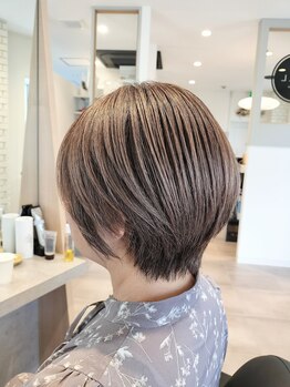 ノル(NOLL)の写真/気になるグレイヘアーも透明感たっぷりのカラーで綺麗に染まる♪大人女性に寄り添ったご提案をいたします◎