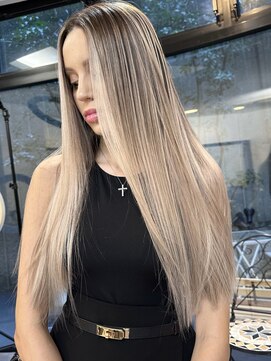 ヌエン 渋谷(NU/EN) 春のトレンド外国人風バレイヤージュとミルクティーベージュ