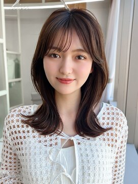 アフロート ディル(AFLOAT D'L) 30代に人気!顔周りの後れ毛がかわいいシャギーレイヤーロング