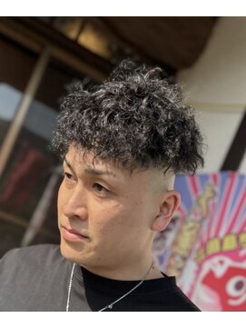 ピシャッとニ代目銀二郎 ツイストパーマ