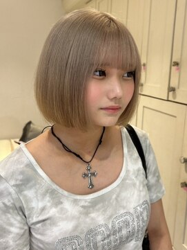 ベレーザ 渋谷(BELEZA) 15559ブリーチ&ダブルカラー金髪ホワイトブロンドレイヤーボブ