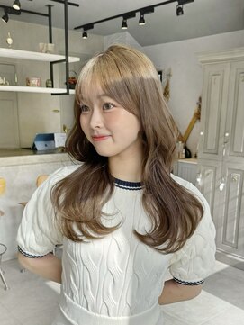 カシュカシュ 表参道(cache cache) ブリーチカラーミルクティーベージュシースルー前髪ワンホン巻き