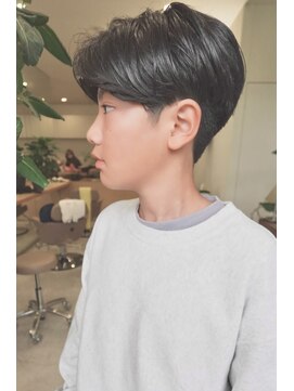 イーズ 鎌倉(e's) 《e'sイーズ鎌倉》センターパート/メンズカットマッシュショート