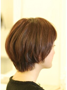 キミドリ(KIMIDORI) ひし形前上がり丸みショートボブ30代40代【恵比寿KIMIDORI】