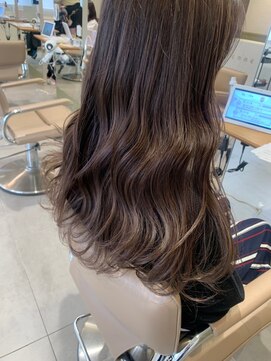 エミィ(emme) 【emme×笹川】ツヤ感ハイライト×パーマ