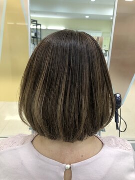 プールドゥマン 屯田(POUR DEMAIN) ボブ×大人デザインカラー