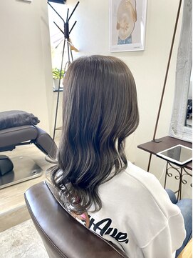 サンカク(SAN KAKU) グレージュ