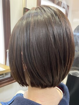 アイズウェスト(I's WEST) 小顔カット/ツヤボブ/函館/髪質改善