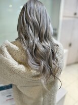 モア 下通店(MORE)&nbsp;根本リタッチのホワイティーカラー