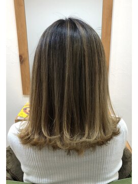 リーラ(Lila) ナチュラル系バレイヤージュ