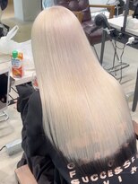 ロイス 神宮前(ROIS)&nbsp;ミルクティーベージュ/ダブルカラー/ケアブリーチ/ハイトーン