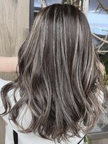 ヴィフ 大船(VIF)&nbsp;バレイヤージュ/ハイライト/ダブルカラー/ケアブリーチ/ボブ