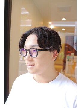 カズ 中津店(KAZU) 茨木市 センターパートニュアンスパーマカルマパーマ　メンズ