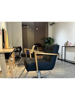 ナチュラルな雰囲気に囲まれた地域密着型のプライベートサロン＊マンツーマン施術で相談しやすいと好評◎