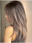 ハイライトカラーミルクティーベージュレイヤーカット