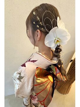 櫛の屋 成人式・卒業式ヘア  胡蝶蘭使用