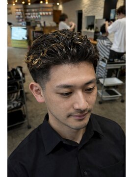 ジェットブラックキューサンロク(JET BLACK 936) 大人のゴクドーパーマ×メッシュ