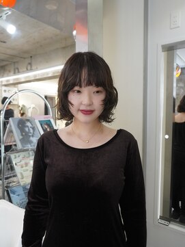 ヒメル(HML U/2A) くせ毛レイヤーミニボブ