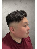 ワンワンオー バーバーショップ 長浜店(@110 BARBER SHOP) 強めパーマ×スキンフェードで創る、無骨な洗練