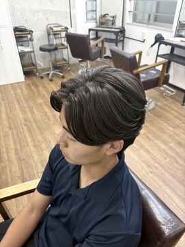 メルシー トータル ブランディング サロン(merci TOTAL BRANDING SALON) メンズセンターパートウルフ
