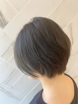 ジーナ セントラル銀座(Zina) ダークブルージュ質感ショートボブ