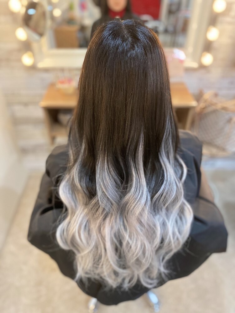 大人気カラー☆派手シルバーグラデーション！：L061634460｜ヘアメイク 