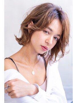 テイラー(Taylor) Taylor☆大宮　大人かわいいブラウンベージュ×外ハネウェーブ