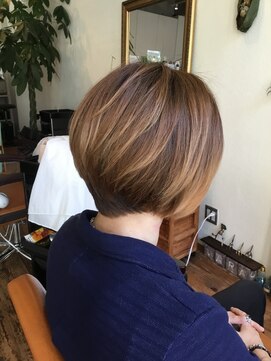 ヴァーラ ヘア デザイン(VARA hair design) グラデーションボブ